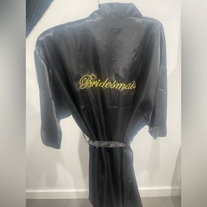 black bridesmaids robe!